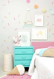 Use a striped blue comforter and add red accent colors. 24 Wall Decor Ideas For Girls Rooms