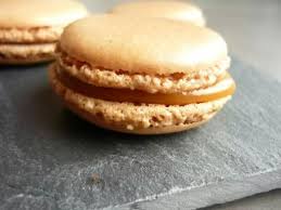 Macarons Faciles Au Caramel Au Beurre Sale Recette Macaron Facile Recette Macaron Facile Recette Macaron