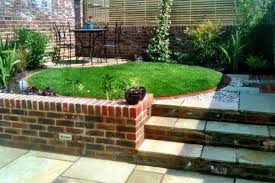 Town Gardens And Courtyards Galleries Green Rooms Small Backyard Landscaping Sloped Garden Small Gardens