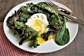 Astuces Inratables Reussir Ses œufs Poches Salades Pour Le Diner Plat Vegetarien Facile Recette Cuisine Minceur