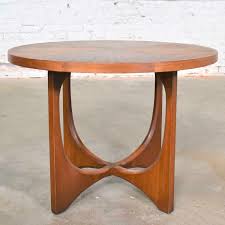 Mid century modern coffee table with star shaped base: Mid Century Modern Broyhill Brasilia Round Lamp End Or Side Table Warehouse 414