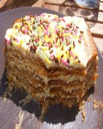 Un Gateau Aux Petits Beurre Pour 12 Personnes Recettes Elle A Table Recette Recette Gateau Facile Petit Beurre Recette Dessert Facile