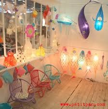 So Awesome And Vibrant Deco Chambre Enfant Lampion Deco Salle De Jeux