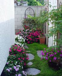 Lavish Little Garden Garden Nook Small Gardens Beautiful Gardens
