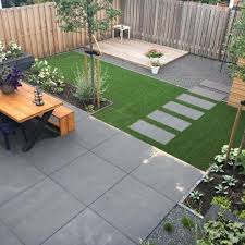 Patio Garden Design Kindvriendelijke Tuin Met Kunstgras En Grote Tegels Hoveniersbedrijf Van Den Heuvelhoveniersbedrijf Van Den Heuvel Tuin Met Kunstgras Tuin Tuin Ideeen