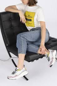 Skechers Rovina Jungle Vibes Weiss Sneaker Bei Sarenza De 419702 Spor ayakkabı denince konfor, kalite ve canlı renklerin tercih edildiği skechers, kadın, erkek, çocuk sneaker modelleriyle ücretsiz kargo superstep'te!
