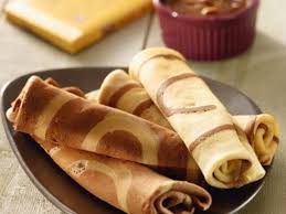 Tourbillon De Crepes Au Chocolat Et Pate A Tartiner Croustillante Recette En 2020 Crepes Au Chocolat Recette Nestle Dessert Alimentation