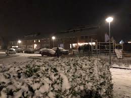 Vandaag vallen eerst enkele losse (winterse) buien, vanmiddag volgt. 9jsilzztvvj Hm