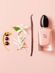 Più che una fragranza, sì fiori è una dichiarazione di una donna che dice sì alla vita, con il suo amore per la libertà, l'audacia e le emozioni. Giorgio Armani Si Fiori Eau De Parfum At John Lewis Partners