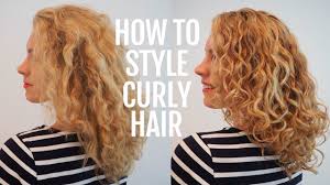 How to properly apply curly hair products for frizz free curls and defined results. How To Style Curly Hair For Frizz Free Curls Video Tutorial Hair Romance