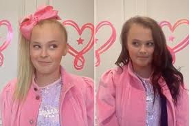 Via social media she has over 10 million subscribers with over 2.4 billion views on. Jojo Siwa Dyes Blond Hair Dark Brown Stuns Fans