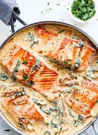 Saumon Au Beurre A L Ail Pleine De Saveurs Toutes Recettes Delicious Salmon Recipes Baby Spinach Recipes Spinach Recipes