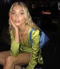 The former victoria's secret angel, 32, announced the pregnancy of her first child with partner tom daly, a sunglasses entrepreneur last fall with. Elsa Elsahosktr Twitter