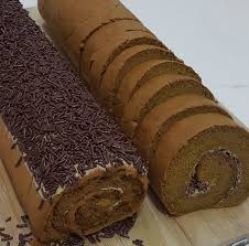 Bolu gulung adalah kue bolu yang dipanggang menggunakan loyang dangkal, diisi dengan selai atau krim mentega kemudian dari wikipedia bahasa indonesia, ensiklopedia bebas. Cara Membuat Bolu Gulung Coklat Mocca