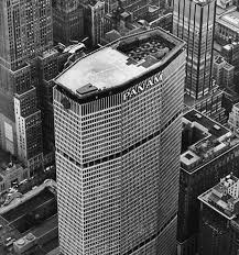 Helicopter Fight Scene On The Panam Building In The Other Version Of Ny From The Book So You Wan Bauhaus Architecture New York City Buildings Walter Gropius