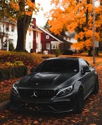 Mercedes C63s Amg Essaie De Trouver Son Prix Espritluxe Abonne Toi Esprit En 2020 Voiture Mercedes Voitures De Luxe Voiture De Sport