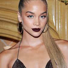 Lately i've been loving how easy this look is. 20 Times Celebrities Rocked Gorgeous Slicked Back Ponytails