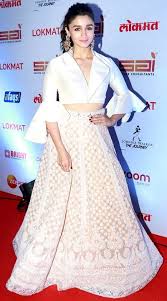 Alia Bhatt Wiki Age Boyfriend Family Caste Biography More Wikibio Well, she was born to known film maker mahesh bhatt and actor soni razdan an.