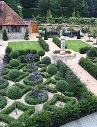 Garden Design Ideas Edinburgh Gardendesignideas Parterre Garden Boxwood Garden Topiary Garden