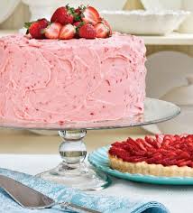 Strawberry Cake With Strawberry Buttercream Frosting Avec Images Gateau A La Fraise Recettes De Gateau A La Fraise Idee Gateau