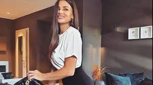Dopo il chiarimento con serena enardu, licia nunez vuole rimanere sola in stanza. Ywtgqzmihokdzm
