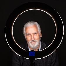 How To Use A Photography Ring Light In Unconventional Ways Ring Light Photography Photography Beauty Ring Light