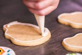 9 Mistakes Everyone Makes With Royal Icing Royal Icing Cookies Savoury Cake Frosting Recipes