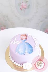 Gateau Princesse Sofia Diademe Perles Gateaux Personnalises Paris Gourmandise Anniversaire Cake Design Gateau Princesse Gateau Personnalise Cake Design