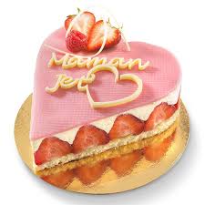 Tout Moment Festif De L Annee Est Synonyme De Gourmandises Specifiques Galette Des Rois A L Epiphanie Nids De Paques Buches De Noel Friandises De Valentijnen