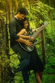Heart Strings Guitar Photo Shoots For The Romantic Couples Wedding Photoshoot Poses Wedding Couple Poses Pre Wedding Poses