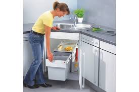 Poubelle Pivotante 2 Bacs Amenagement De Cuisine Meuble Angle Cuisine Accessoires Cuisine Meuble D Angle