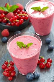 Milk Shake Aux Fruits Rouges Une Boisson Dessert Bien Rafraichissante Lors De La Saison D Ete Recette Recette Smoothie Fruit Recette Milk Shake Recettes Aux Fruits