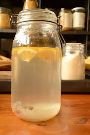 Le Kefir De Fruit La Boisson A Faire Soi Meme La Recette De Base Pour Commencer Avec Ses Grains De Kefir Kefir De Fruit Kefir Kefir Recette