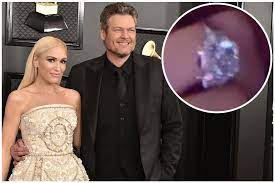 On sunday, gwen stefani and blake shelton had a date night, which the former gave us a glimpse of in her instagram stories. See Gwen Stefani S Engagement Ring From Blake Shelton Up Close