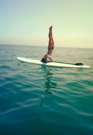 I Want To Do Paddle Board Yoga Sooo Badly Surfing Paddle Board Yoga Surfing Waves