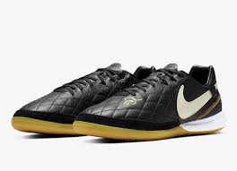 The Nike Tiempox Lunar Legend Vii Pro 10r Indoor Court Football Shoe Combines Responsive Foam Cushioning And A Premium Leath Nike Black Metallic Football Shoes