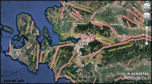 2020 ege denizi depremi, 30 ekim 2020 günü türkiye saati ile 14.51'de, merkez üssü yunanistan'ın sisam adası açıklarında türkiye'nin i̇zmir ilinin seferihisar ilçesine 23 km mesafede bulunan, yerin 16,5 km altında 6,9 mw büyüklüğünde meydana gelen ve yaklaşık 16 saniye süren depremdir. Izmir In Deprem Haritasi Hangi Semtler Riskli Manset Turkiye
