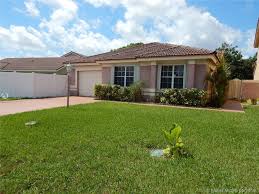 Mls M6722451311 In Miami Gardens Fl 33055 Home For Sale And Miami Gardens Home And Garden Gardening For Dummies