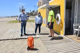 Fuengirola Inicia El Dispositivo De Playas Que Este Ano Contara Con Un Total De 118 Trabajadores Fuengirola