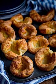 How To Make The Perfect Yorkshire Puddings To Go With Your Sunday Roast What Type Of Fl In 2020 Yorkshire Pudding Recipes Easy Pudding Recipes Vegan Yorkshire Pudding