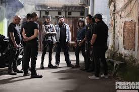 Belum ada panggilan syuting preman pensiun, pemeran ujang kini banting setir jualan kaus untuk menyambung hidup. News Mnc Pictures