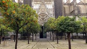 Actualmente Esta Totalmente Integrado En La Estructura Cristiana De La Catedral A Lo Largo Del Tiempo Ha Sufrido Varias M Catedral De Sevilla Sevilla Catedral