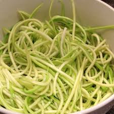 Zucchini Pasta Made With A Julienne Peeler Great With Sauce And Also Delicious When Used In Pad Thai Recipes To Replace Rice Recipes Food Pad Thai Recipe