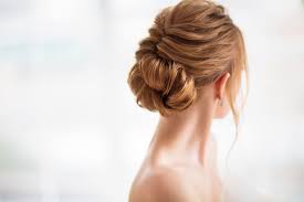 Allerdings fehlt dir noch immer die passende frisur, nicht wahr? Das Sind Die Schonsten Frisuren Fur Deinen Abiball Desired De
