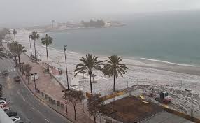 El Temporal Deja Una Insolita Estampa En Fuengirola Las Playas Se Cubren De Granizo Diario Sur