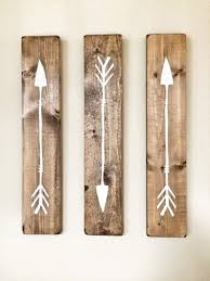 Set Of 3 Wooden Arrows Rustic Decor For Wall Farmhouse Arrow Etsy Arrow Decor Pallet Wall Decor Rustic Wall Hangings