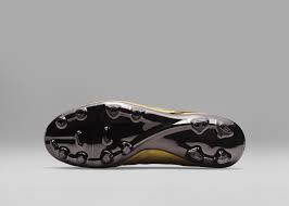 Limited Edition Tiempo Totti X Roma Boots Celebrate Totti S Remarkable 25 Year Career Nike News