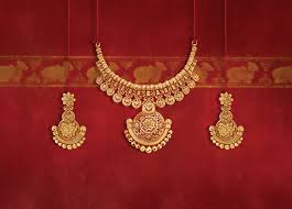 Tanishq S Diwali Offering Shubham Is A Range Of Stunning Gold Jewellery With Intri Tanishq Jewellery Gold Necklace Indian Bridal Jewelry Gold Jewelry Fashion