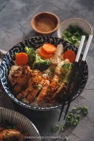 Beef & teriyaki chicken combo a combination of yoshinoya's very own sliced beef simmered in special broth and grilled juicy chicken leg topped with secret recipe teriyaki sauce. Teriyaki Chicken Yoshinoya Copycat Omnivore S Cookbook