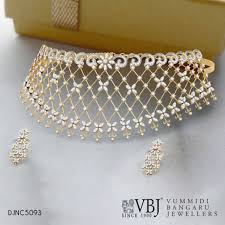 Jewellery Engraving Near Me Or Diamond Jewellery At Tanishq Where Jewellery Shops Near Kalyan Na Diamond Jewelry Set Diamond Jewelry Necklace Diamond Bracelets